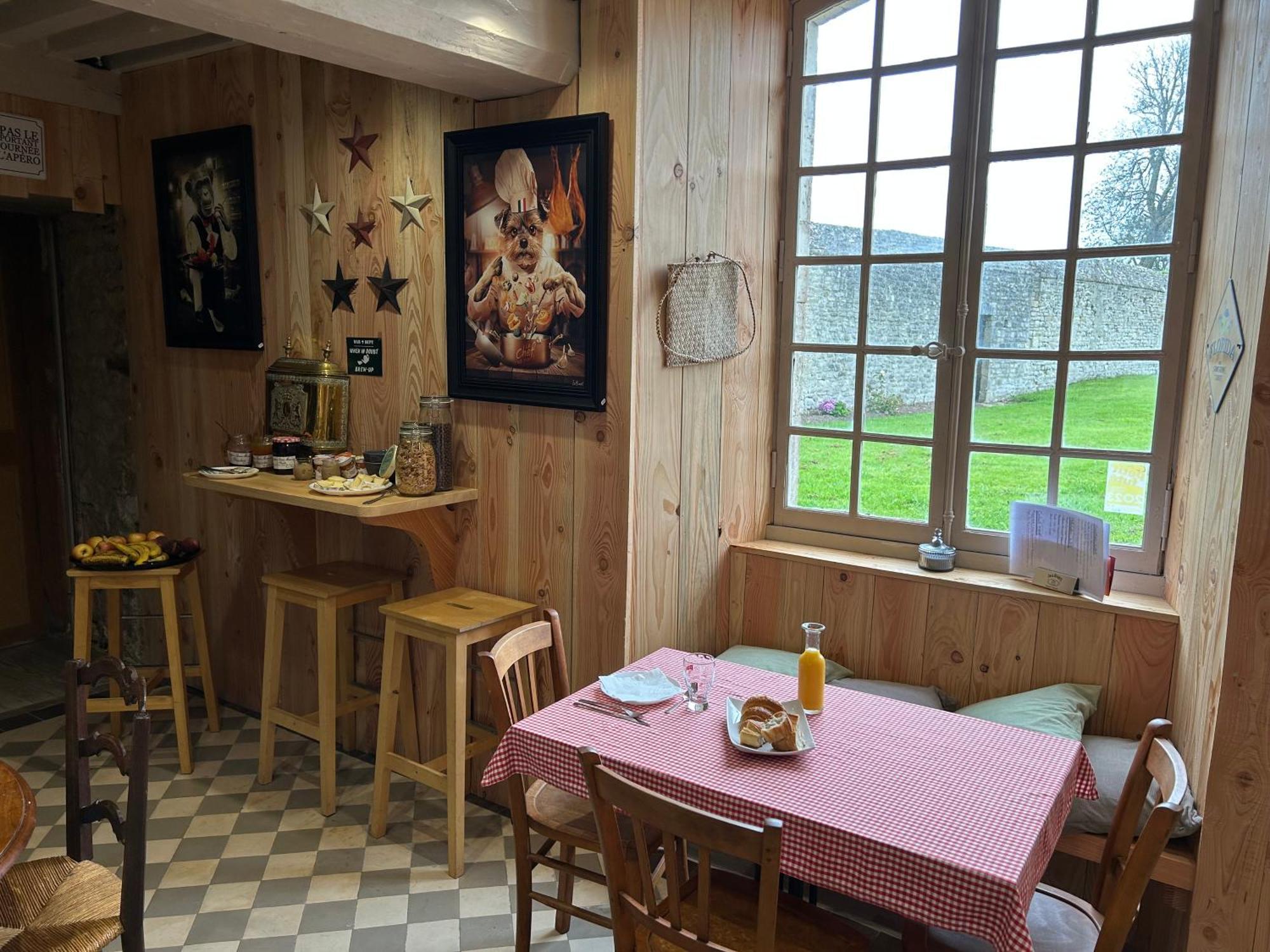Chateau De Franquetot & D Day Collins Museum Sainte-Mère-Église المظهر الخارجي الصورة